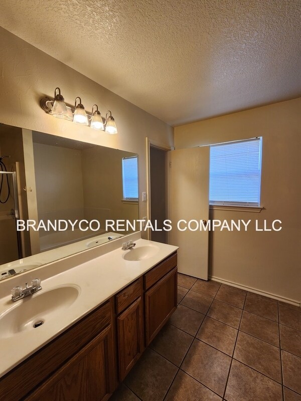Building Photo - 3214 Rampart Loop