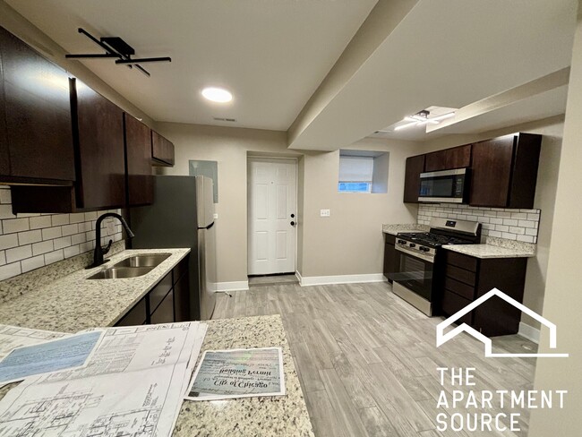 Building Photo - 3301 N Harding Ave