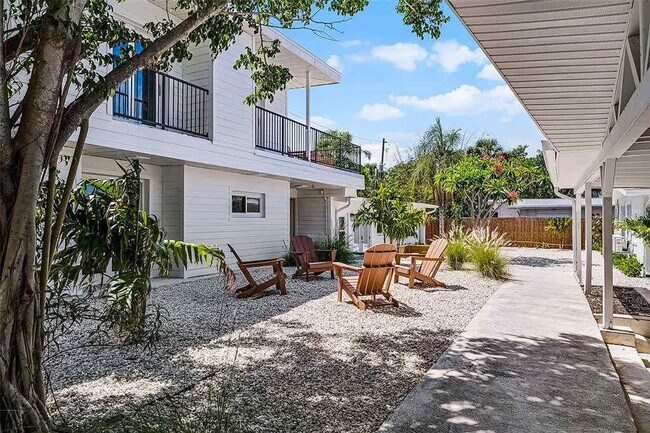 Building Photo - 637 S Orlando Ave