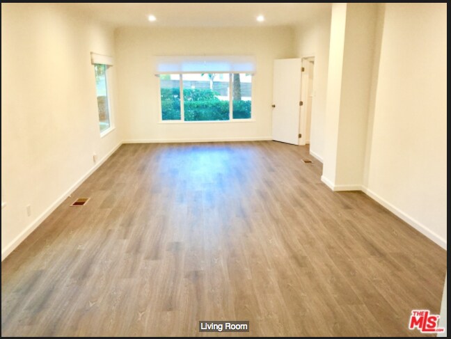 Building Photo - 502 26th St