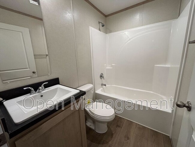 Building Photo - 725 S 12th St