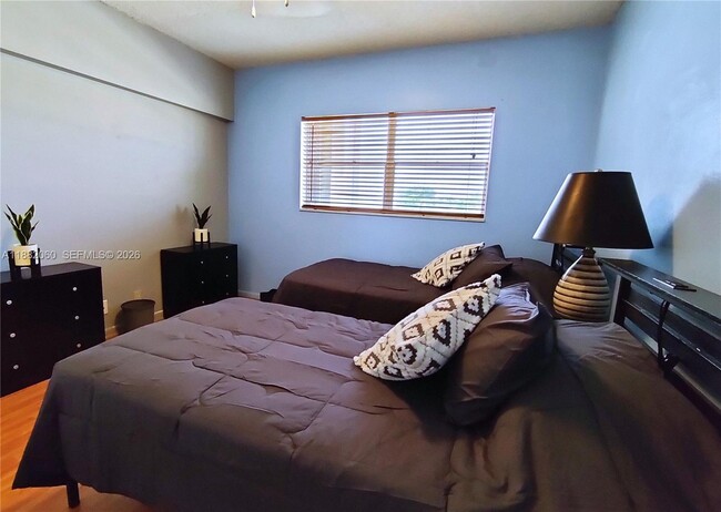 Building Photo - 4117 Bougainvilla Dr