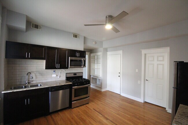 Building Photo - 1435 N Ashland Ave