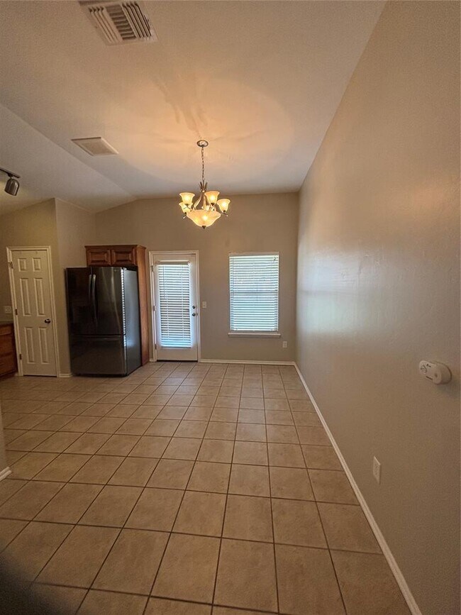 Building Photo - 3005 Grant Rd