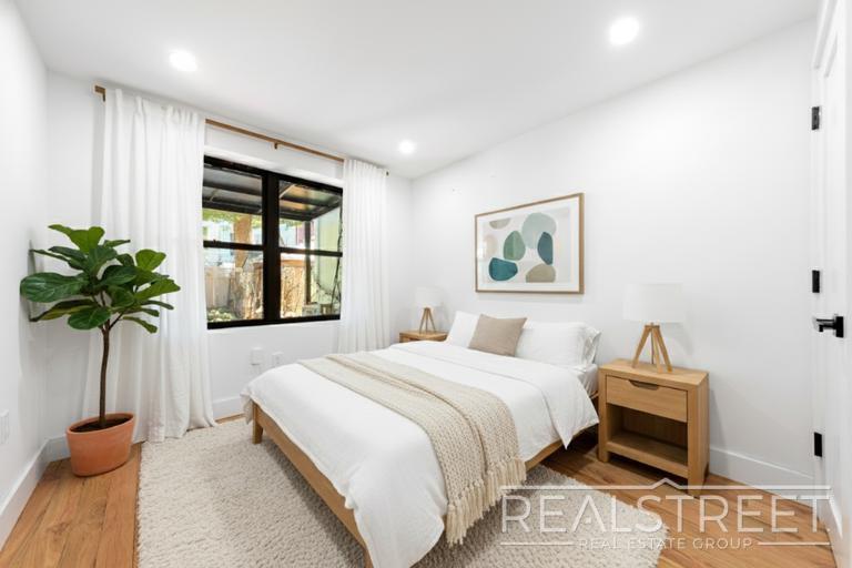 Building Photo - Jefferson