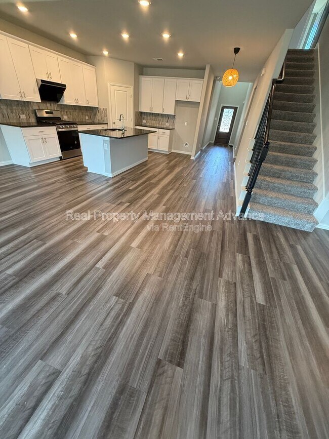 Building Photo - 452 Morning Dew Ln