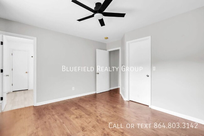 Building Photo - 621 Branch View Dr