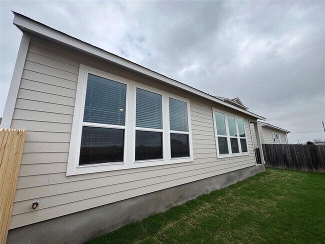 Building Photo - 5331 Bruno St