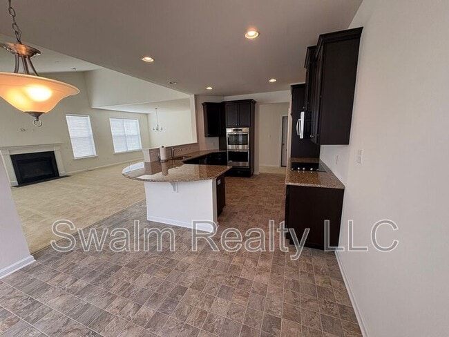 Building Photo - 1074 E Davinci Dr