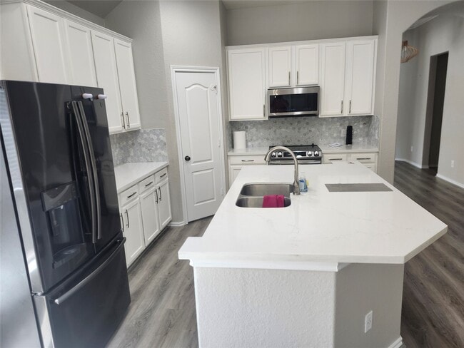 Building Photo - 28510 Rustic Pines Ct