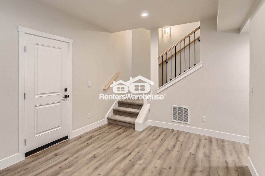 Building Photo - 1347 Baker St