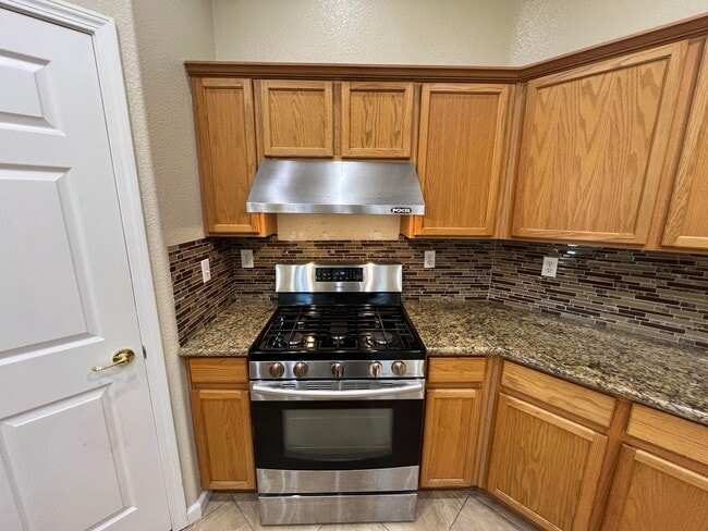 Building Photo - 4-bedroom single story located in Sylvan S...