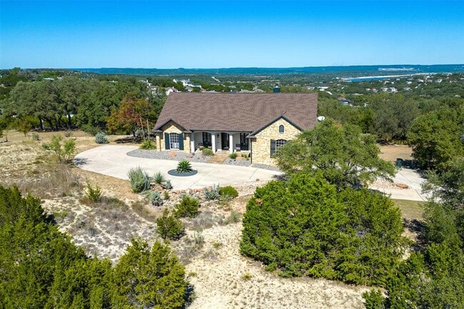 Building Photo - 702 E Summit Dr