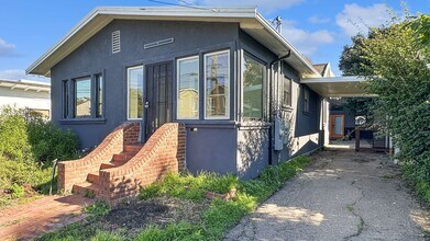 Building Photo - 22nd760