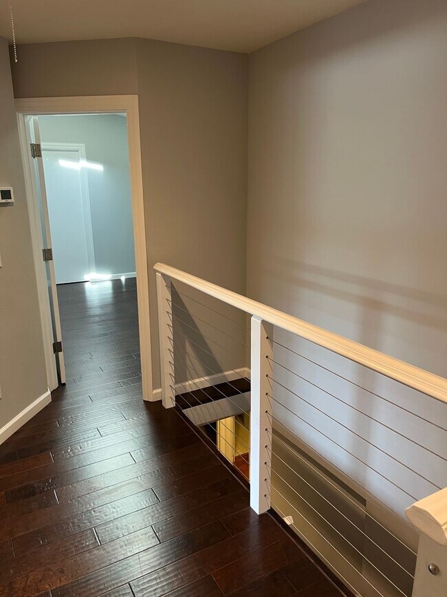 Building Photo - Palo Alto -Updated 3 Bedroom Condo In A Highly Sought After Neighborhood