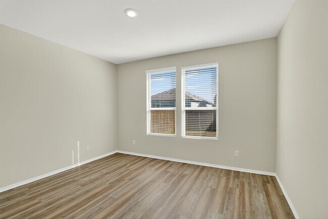 Building Photo - 137 Miracle Dr