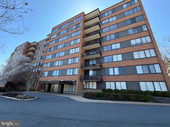 Building Photo - 4390 Lorcom Ln