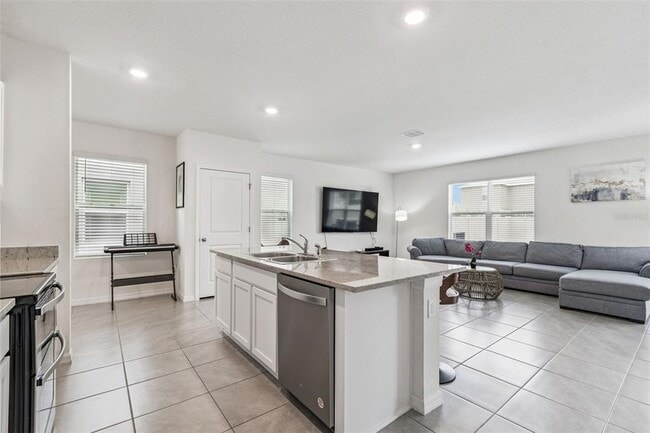 Building Photo - 5667 Chorleywood Ln