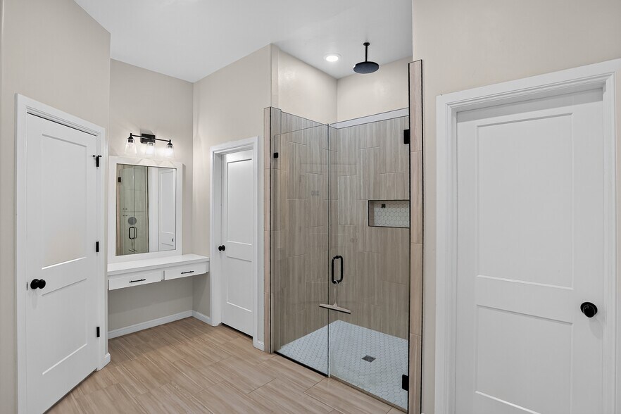 Building Photo - 709 Timber Trl