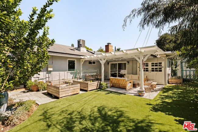 Building Photo - 4841 Don Pio Dr