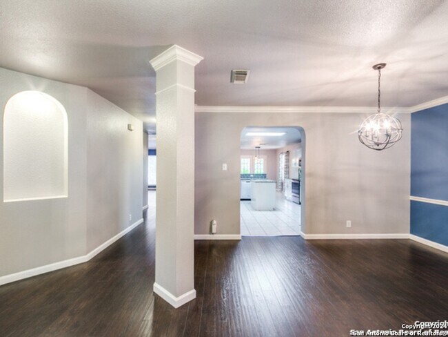 Building Photo - 5823 Rolling Forest Dr