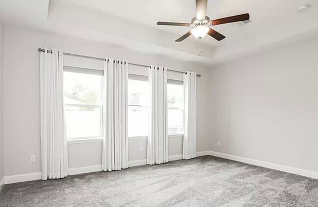 Building Photo - 12069 Bridgehampton Rd