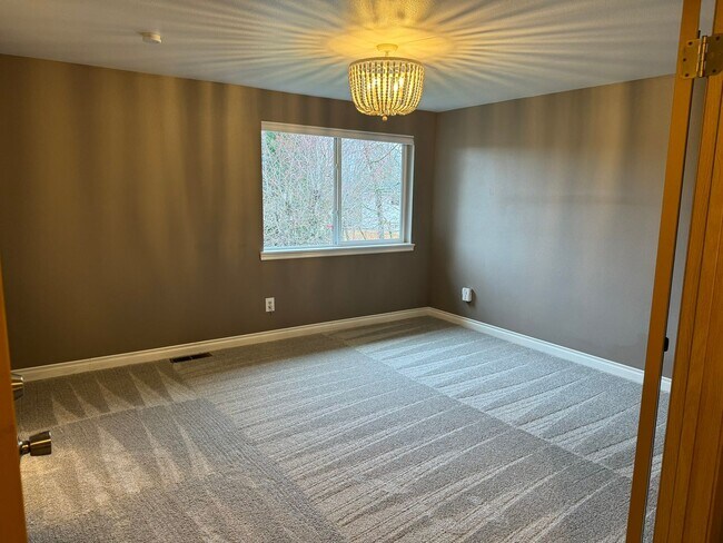 Building Photo - 4Bd/2.5Ba Maple Valley House