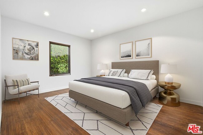 Building Photo - 5995 Saturn St