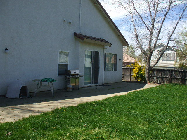 Building Photo - Fabulous Home on Large Corner Lot
