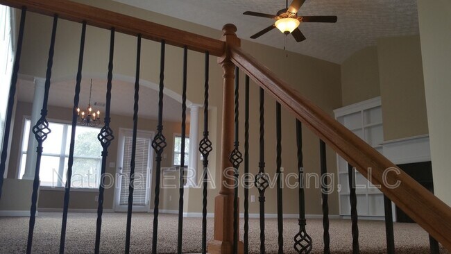 Building Photo - 7109 Creeksong Dr