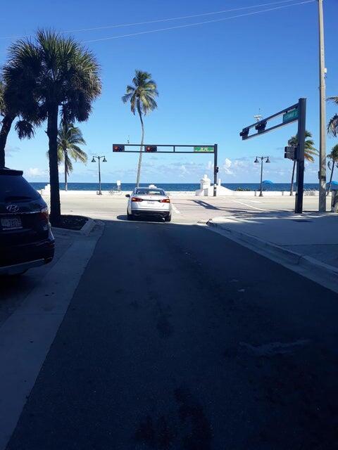 Building Photo - 720 Bayshore Dr