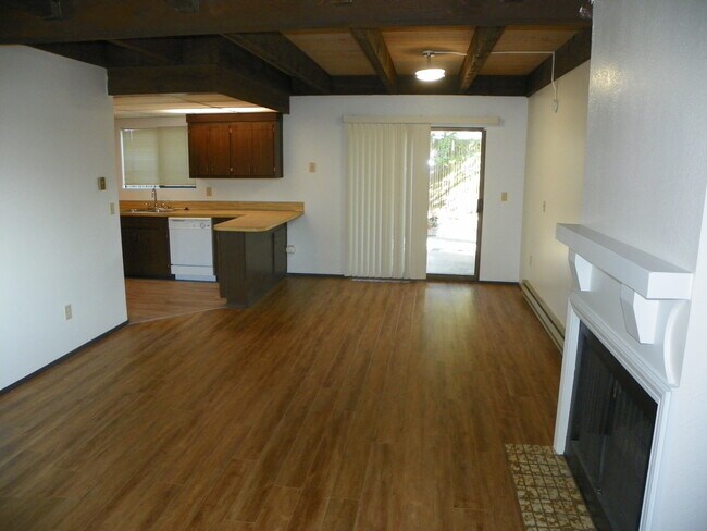 Dining/Kitchen - 1610 Skyline Way