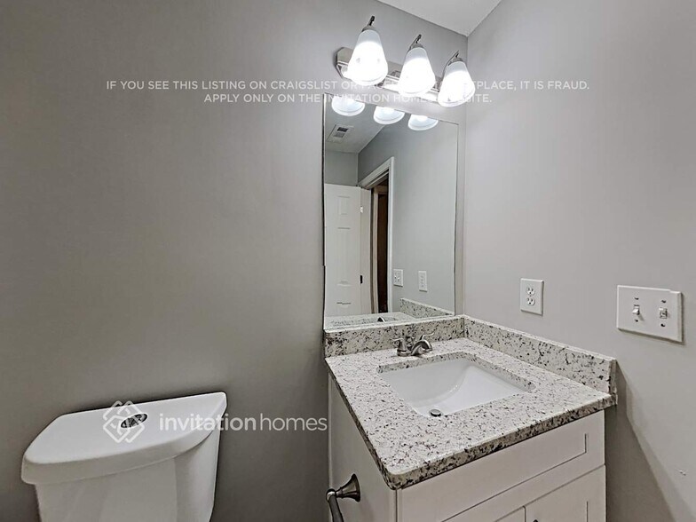 Building Photo - 3913 Arabian Way SW