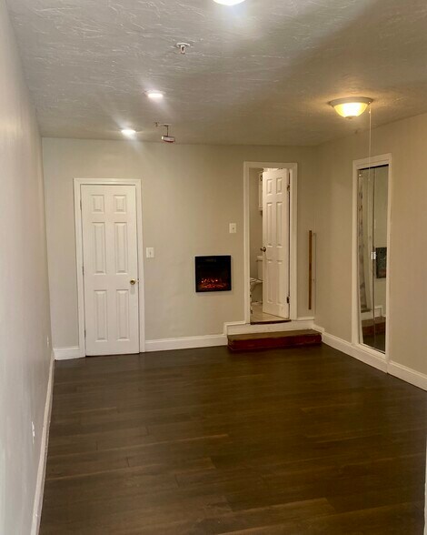 Building Photo - 28 Hinckley St