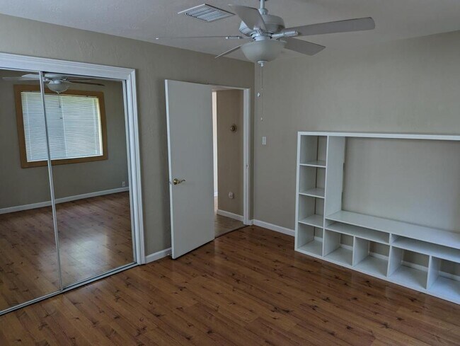 Building Photo - 1343 E Osborn Rd