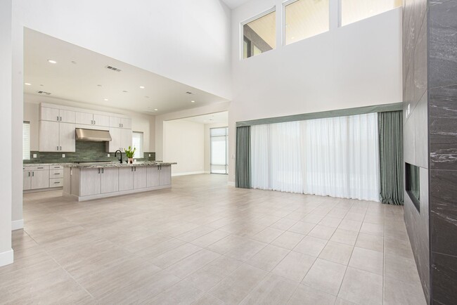 Building Photo - Stunning modern luxury home located in prestigious guard-gated Summerlin community of Ascension