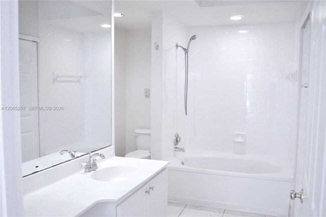 Building Photo - 3225 NE 184th St