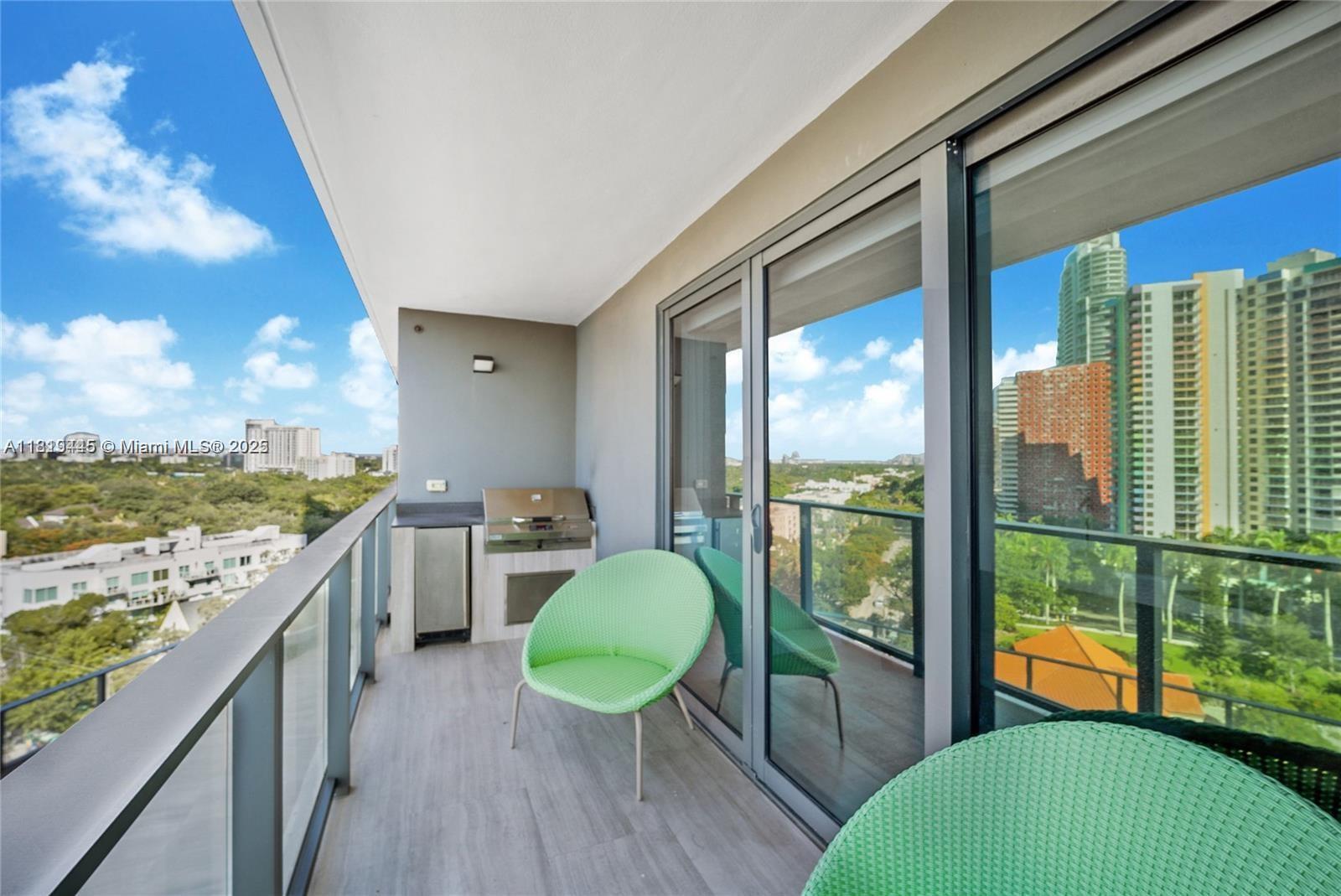 Building Photo - 1451 Brickell Ave
