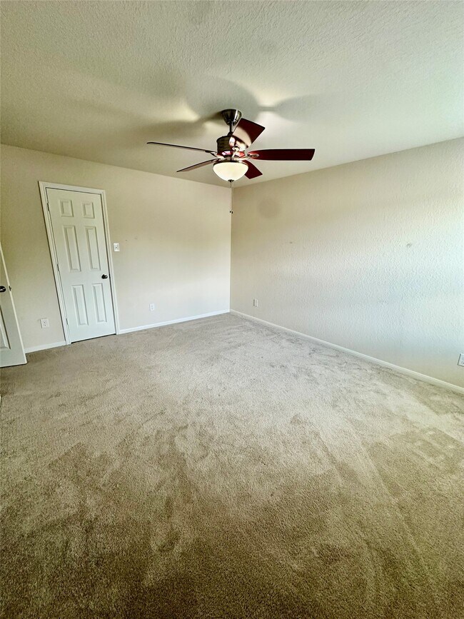 Building Photo - 18622 Each Elm Way