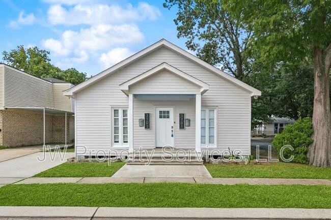 Primary Photo - 3701 Derbigny St