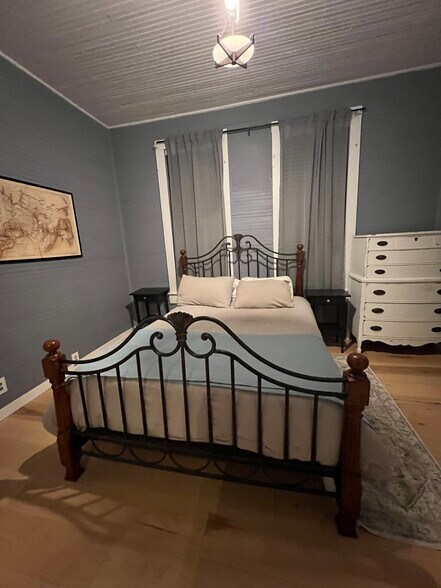 Building Photo - 1512 E 18th Ave