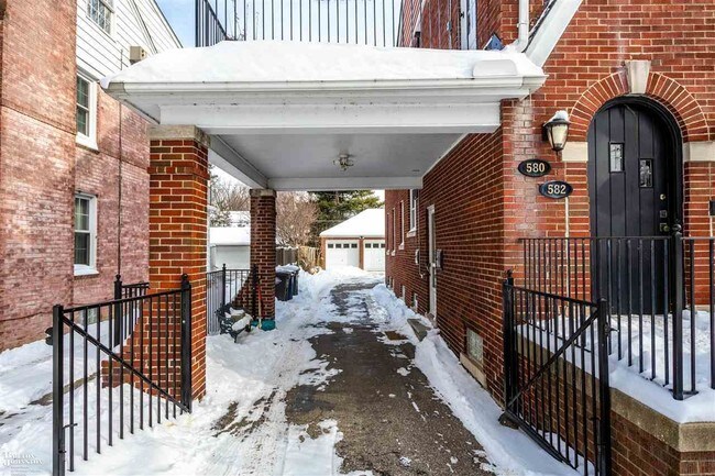 Building Photo - 580 Neff Rd