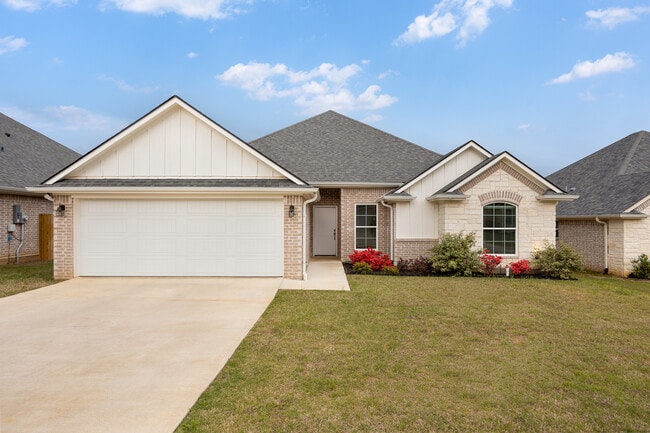 Primary Photo - 1616 Legacy Dr