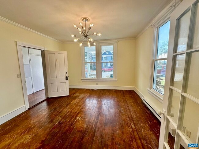 Building Photo - 520 Pine Ave