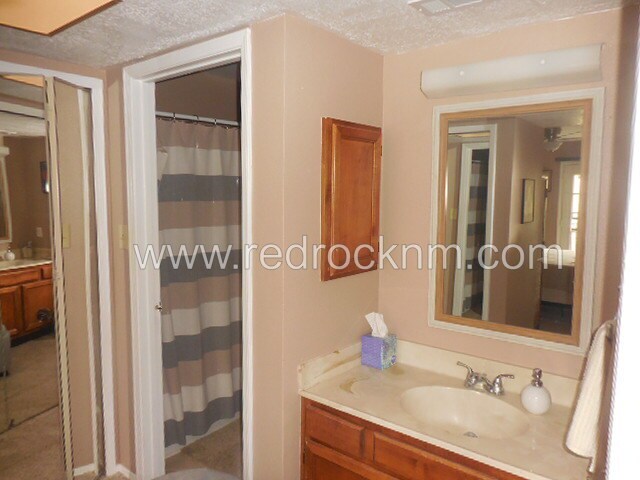 Building Photo - Single Story 2BR/2BTH Townhome in Rio Rancho!