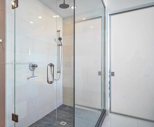 Building Photo - 1100 Biscayne Blvd