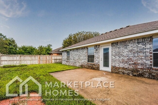 Building Photo - 601 Cass Rd