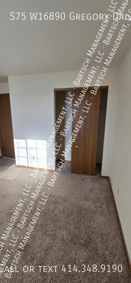 Building Photo - S75W16890-W16890 Gregory Dr