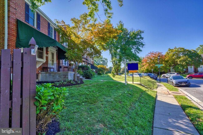 Building Photo - 6473 Blenheim Rd