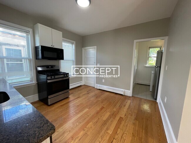 Building Photo - 16 Bird St